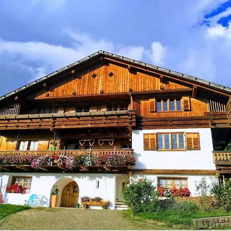 Un Bel Panorama In Un Ambiente Famigliare Tesero
